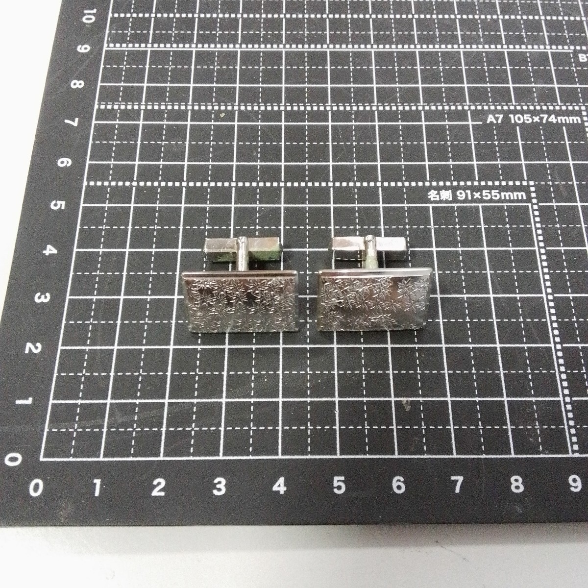 silverの刻印ありカフスボタン シルバーカラー 紅葉模様 アクセサリー 装飾拍卖