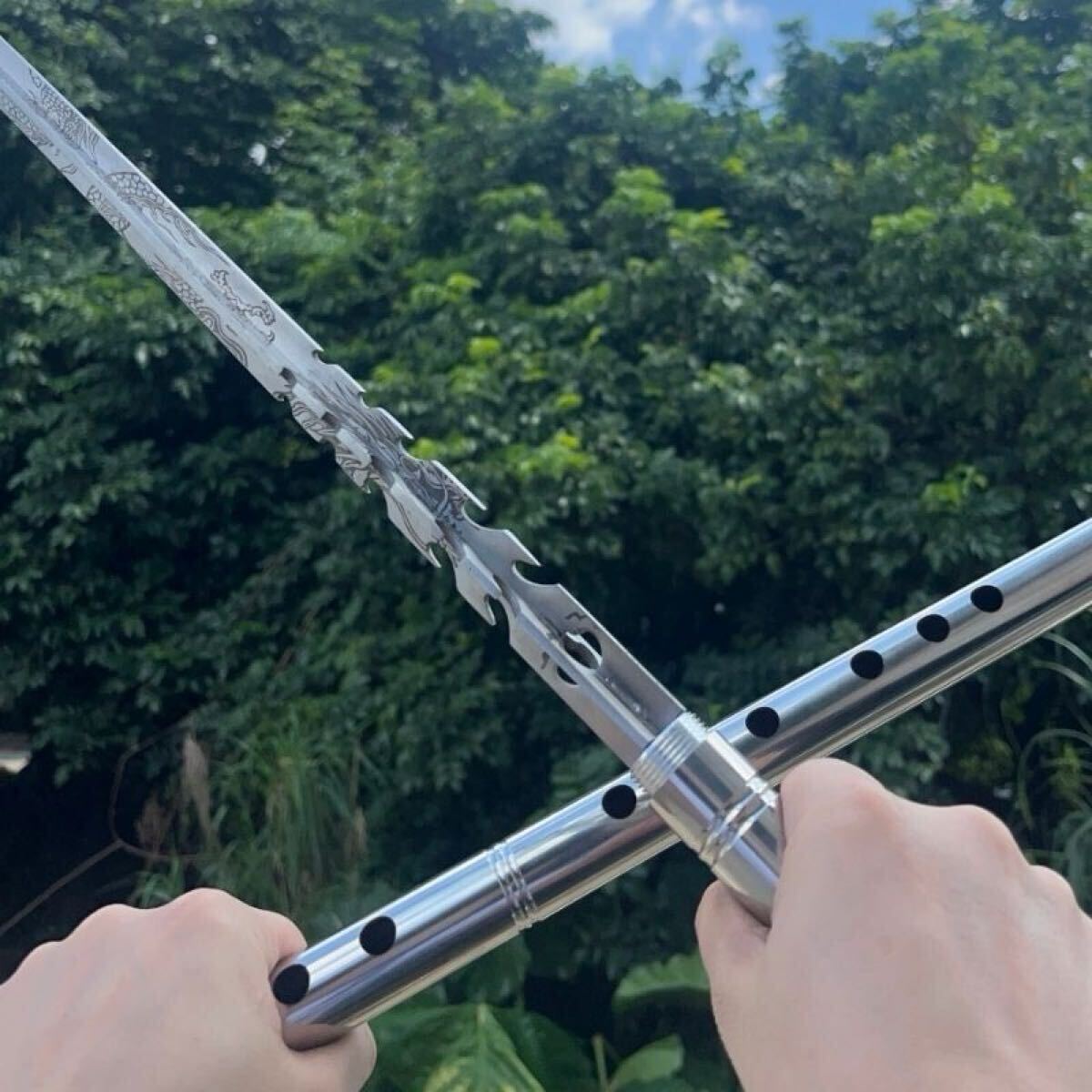 アウトドア 多機能 サバイバルツール 金剛杵 笛 逆向に接続 長125cm 1kg 鋼製 頑丈装備 野外登山 拍卖