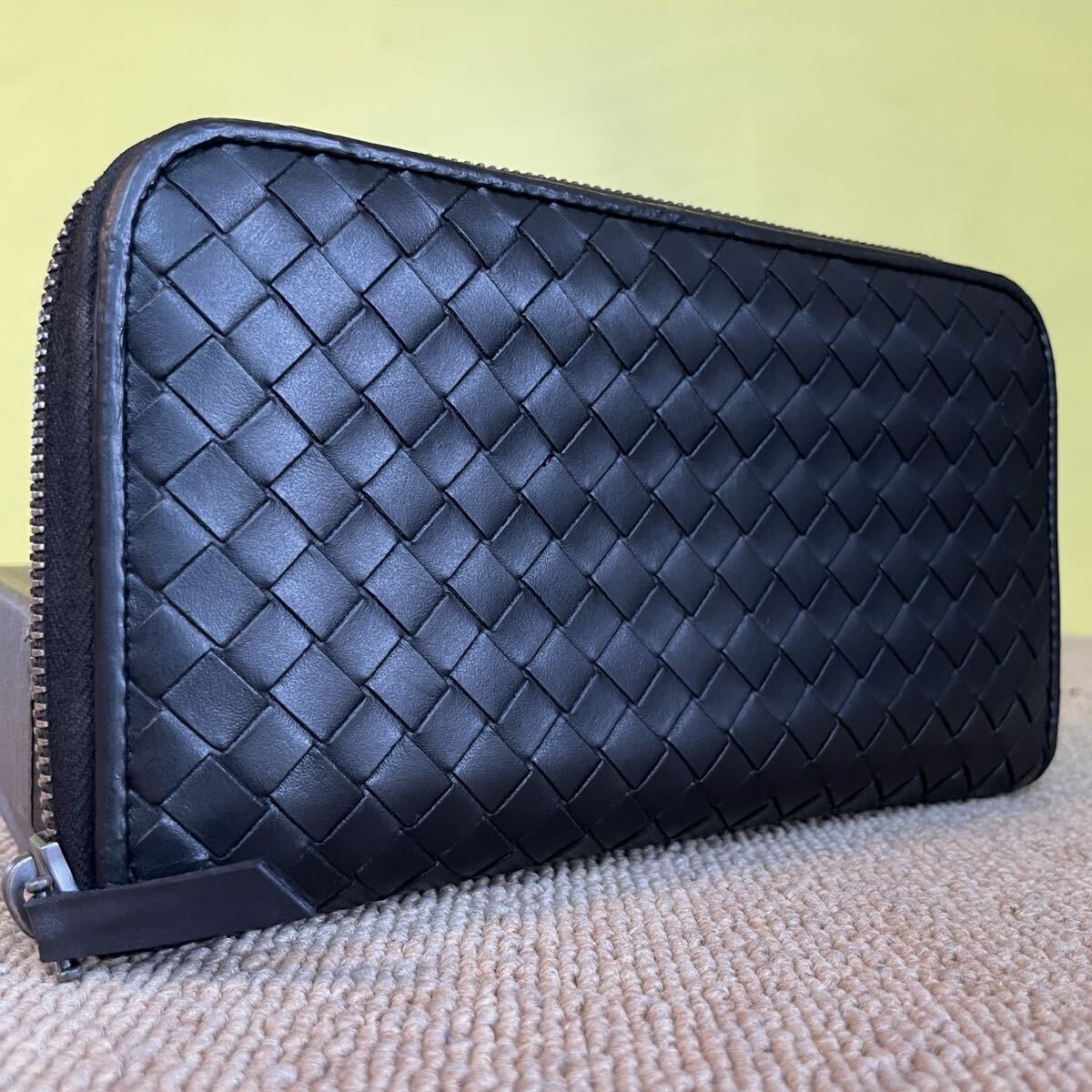 一円 美品 BOTTEGA VENETA イントレチャート ボッテガヴェネタ 長財布 ラウンドファスナー ロングウォレット レザー ブラック拍卖