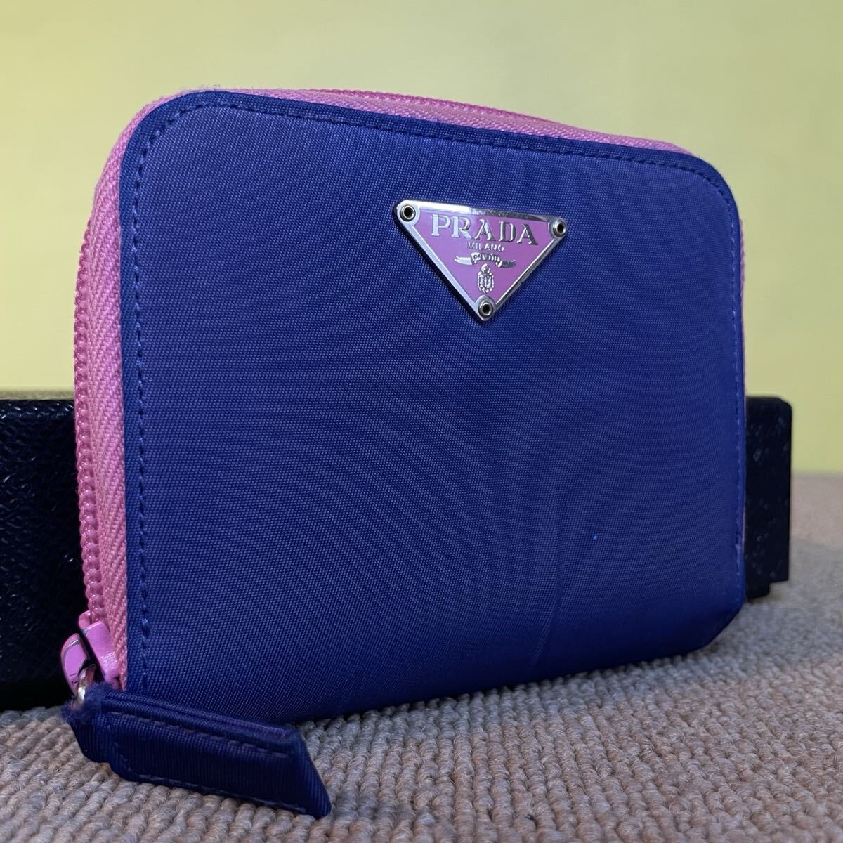 一円 美品 PRADA プラダ ウォレット 財布 サフィアーノレザー ナイロン コンパクトラウンドファスナー ブラック ブルー拍卖