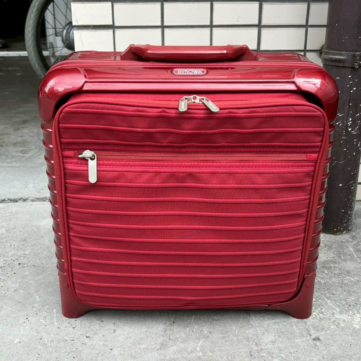 AEK934G RIMOWA リモワ サルサデラックス ハイブリッド 2輪 ビジネストローリーTSAロック搭載/鍵欠品 キャリーケース レッド系拍卖