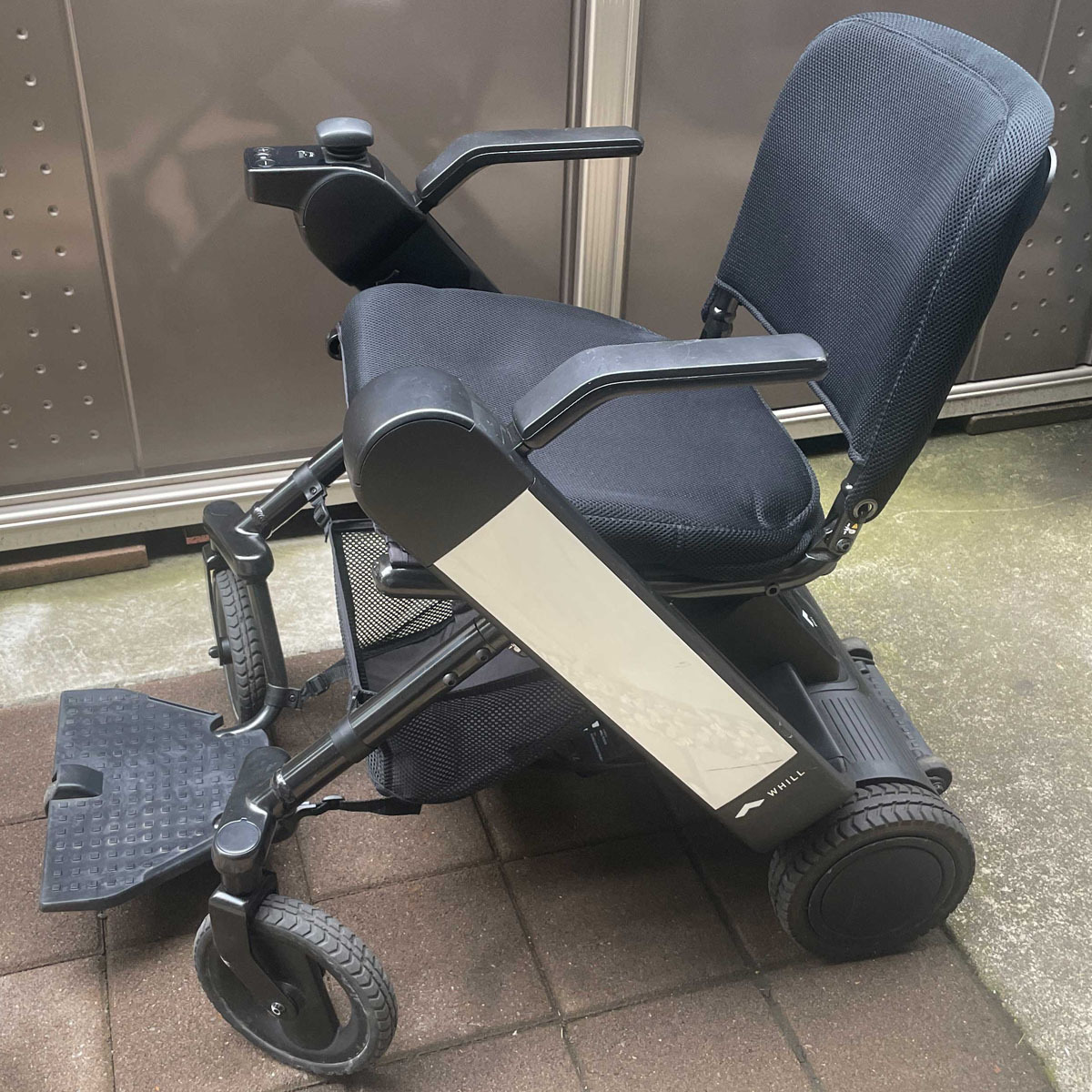 WHILL Model F 折りたたみ電動車椅子 バッテリー・充電器付 動作確認済 カゴ カッパ おまけ付き拍卖