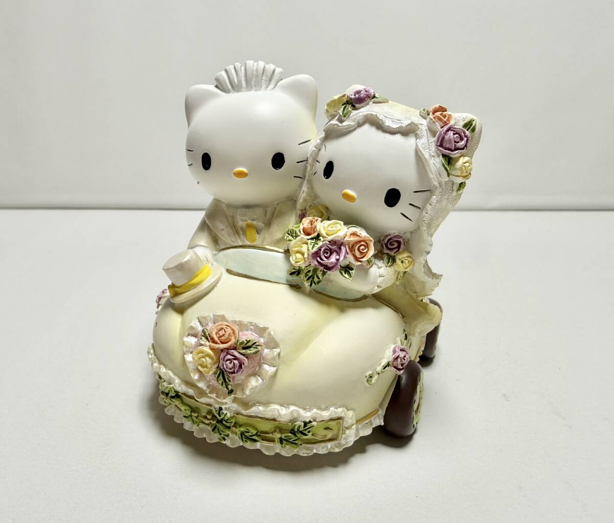海外限定 キティ&ダニエル ウェディング フィギュア 置物 ドライブ 結婚式カー 車拍卖