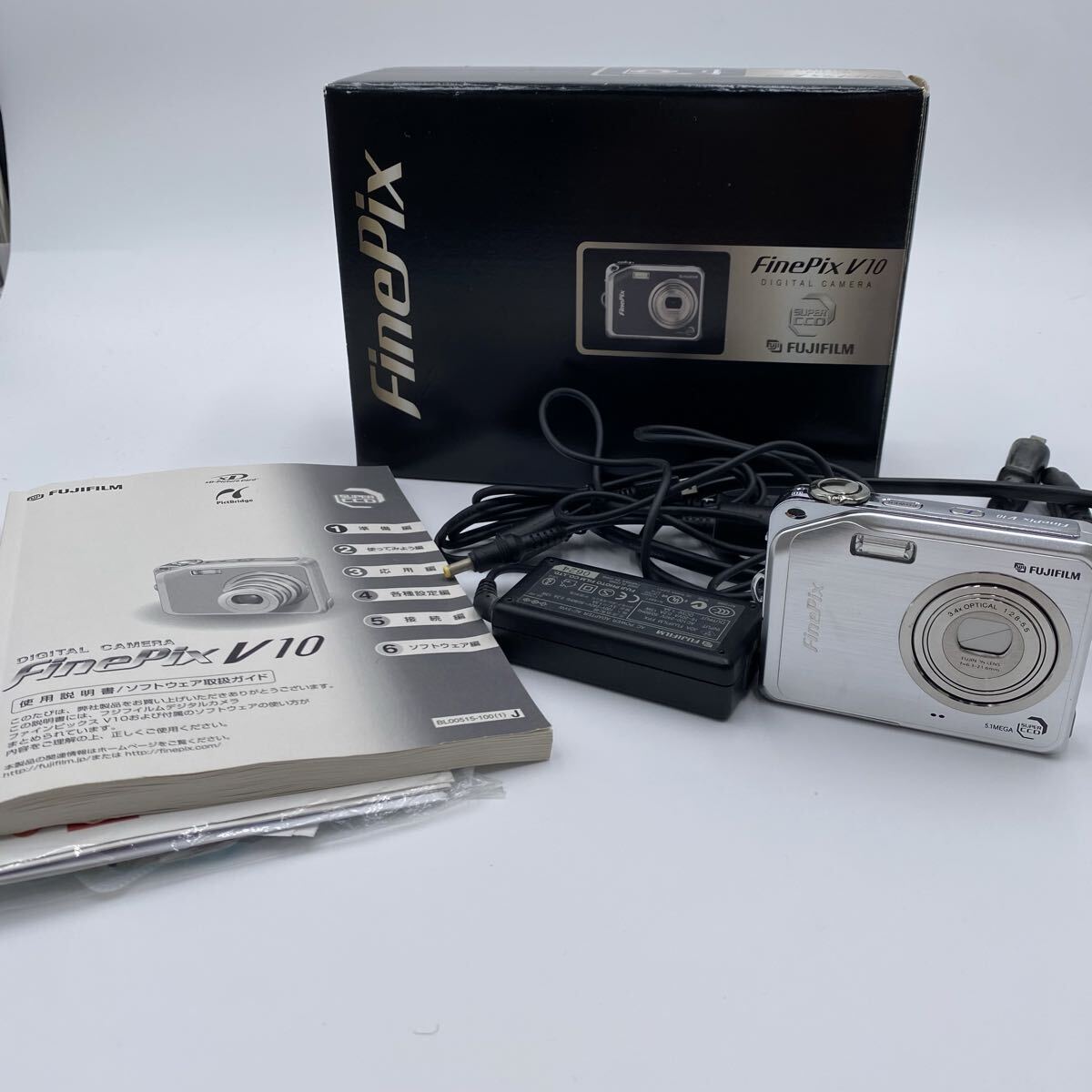 ▲【売り切り】 FUJIFILM(富士フィルム) コンパクトデジタルカメラ FinePix(ファインピックス) V10 ※通電確認済み拍卖