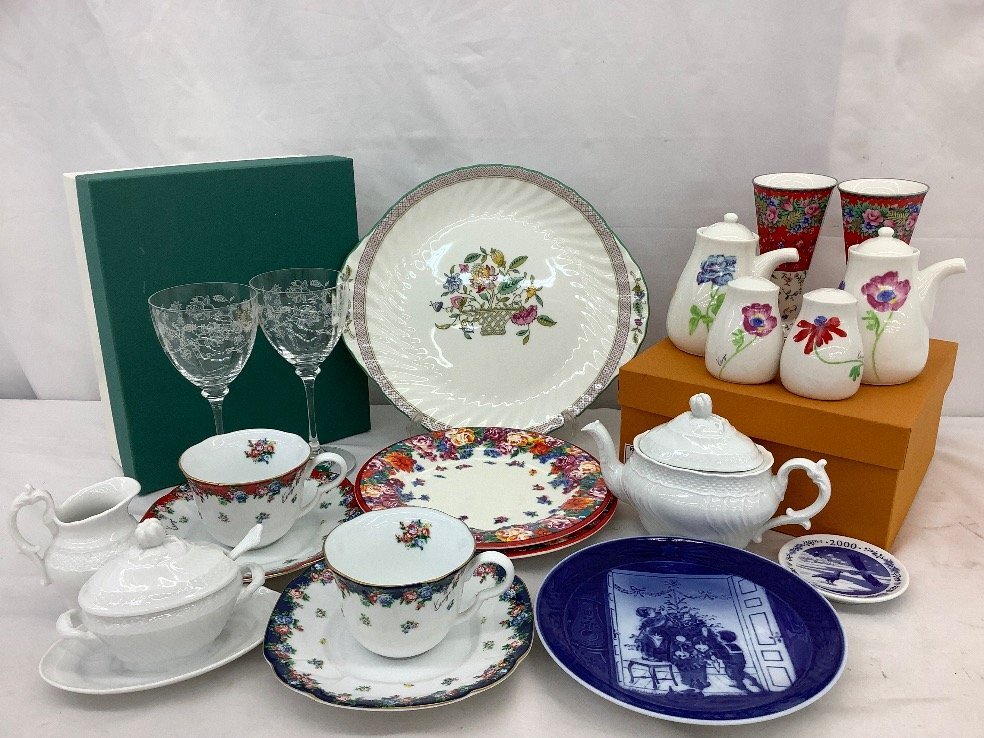 KENZO/ミントン他 洋食器まとめ/皿/カップ&ソーサー/ワイングラス カケ等有/皿立ては備品/ACB 中古品拍卖