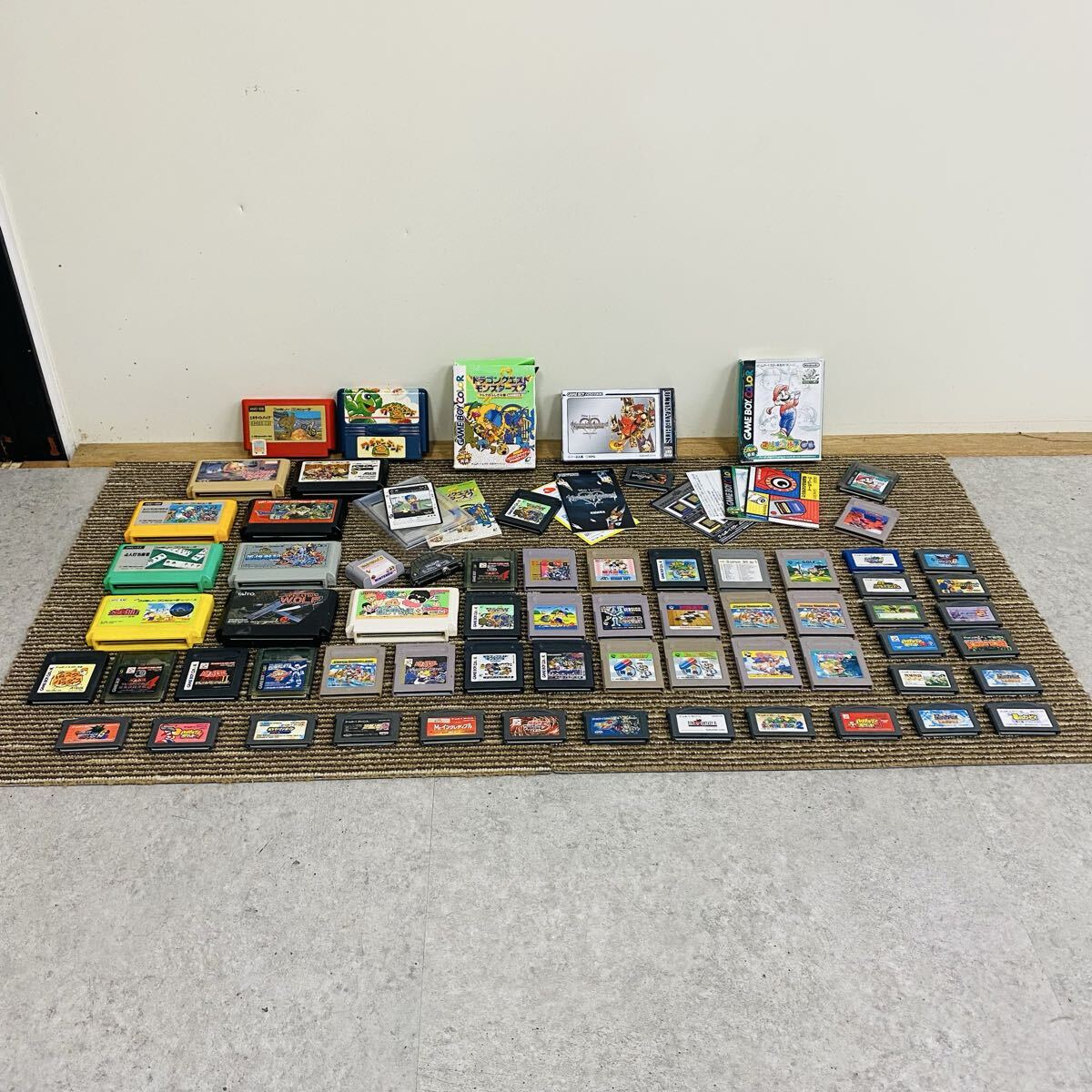 ★【ゲームソフトまとめ】Nintendo GAME BOY COLOR ADVANCE ファミコン ドラクエ 遊戯王 パワプロ ムシキング ロックマンなど 約60点まとめ拍卖