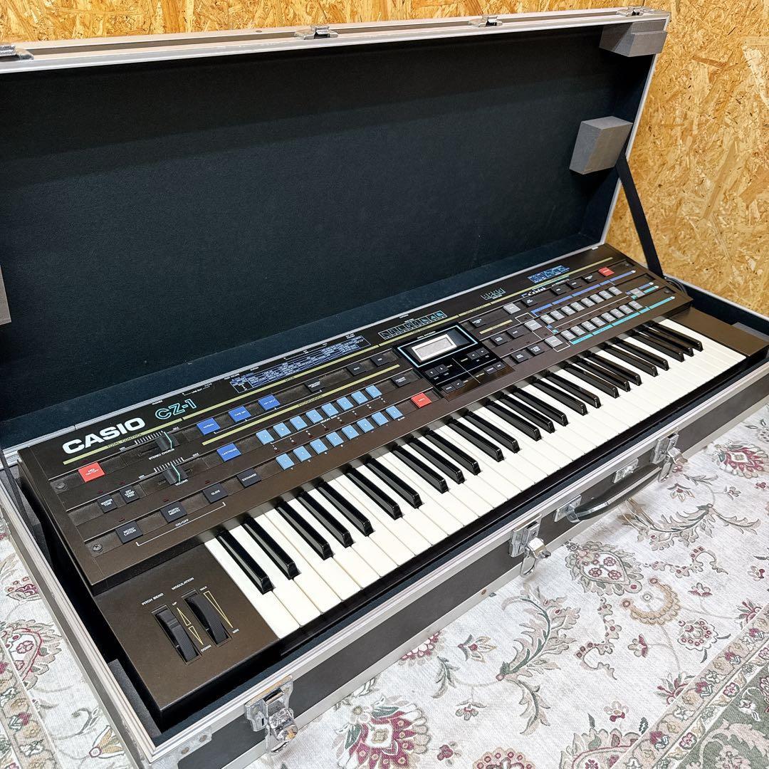 CASIO CZ-1 デジタルシンセサイザー PD音源 純正ハードケース付属拍卖