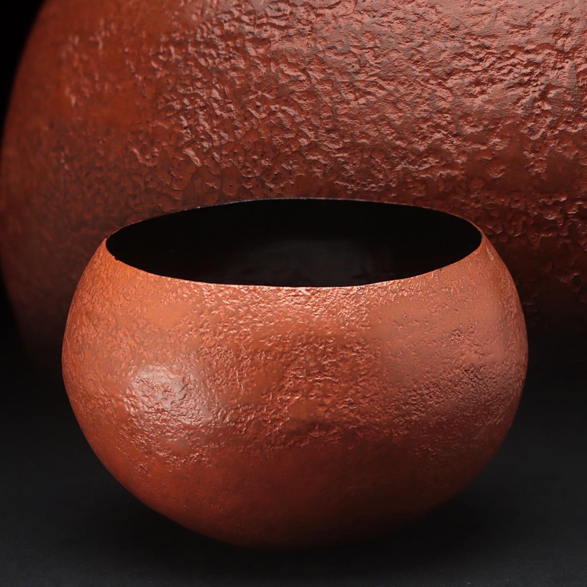 GA205 時代仏教美術 鉄地 柚肌 朱漆塗 托鉢 径19.1cm / 重415g・鉄鉢・朱漆鉢・僧鉢 僧侶用仏具 修験道具 漆工芸 漆器 古美術拍卖