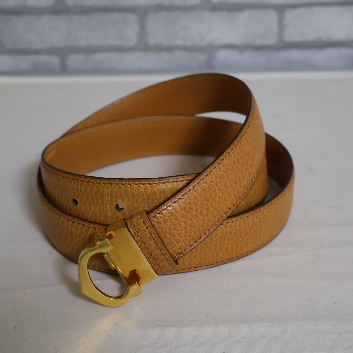 *Must de Cartier/Cartier/カルティエ*Cバックル*シュリンクレザー*ベルト*キャメル*拍卖