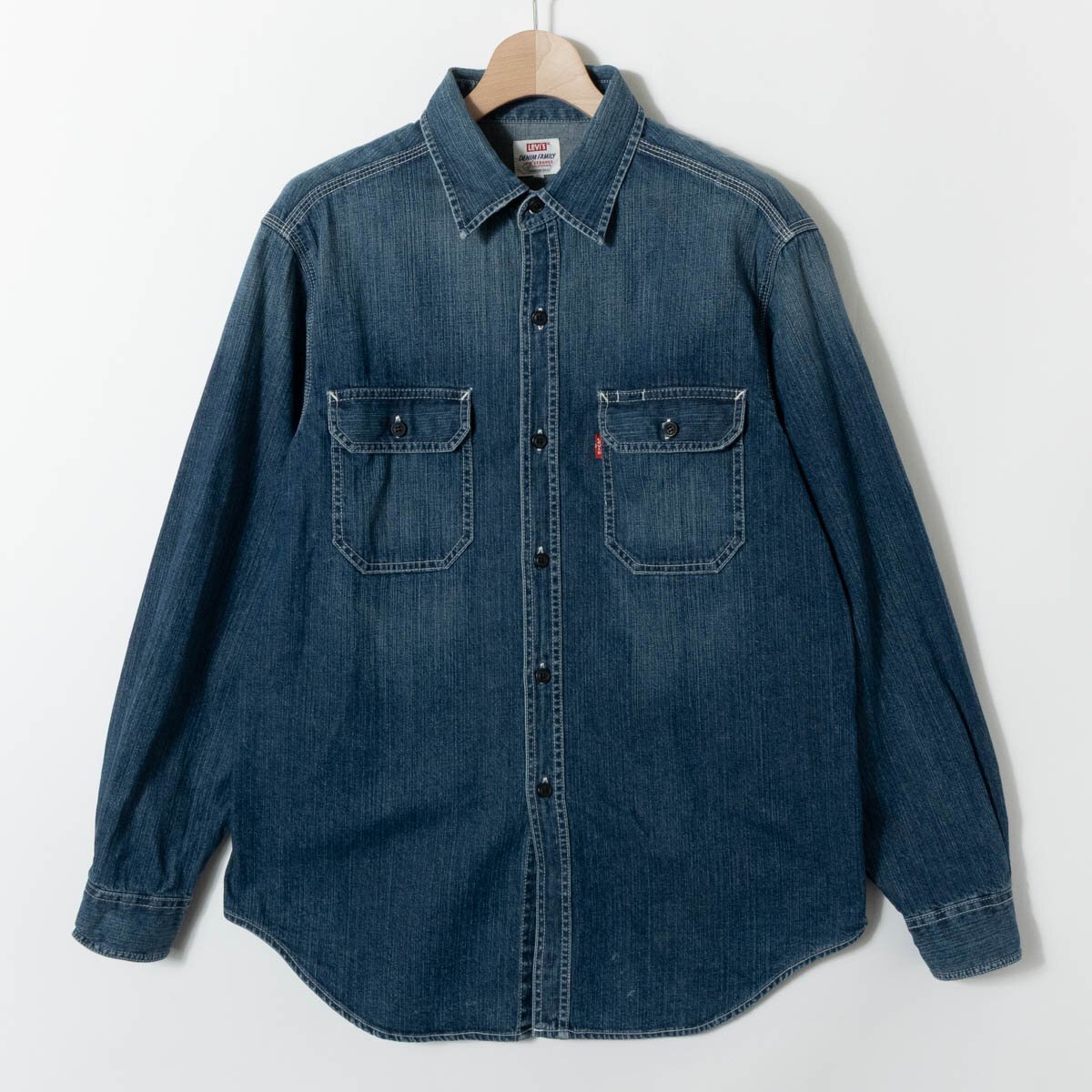 Levi's Denim Family リーバイス 長袖デニムシャツ サイズL 綿100% ブルー メンズ 紳士 アメカジ ワーク カジュアル 羽織り ベーシック拍卖