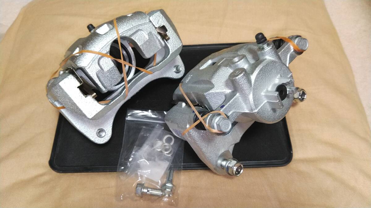 スイフトスポーツZC33S用に純正フロントブレーキキャリパー新品 左右セット拍卖