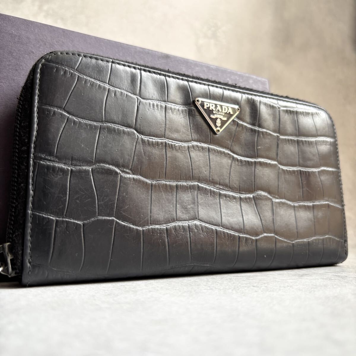 PRADA プラダ 長財布 ラウンドファスナー ラウンジジップ クロコダイル型押し ロングウォレット ブラック 黒 三角ロゴプレート レザー拍卖