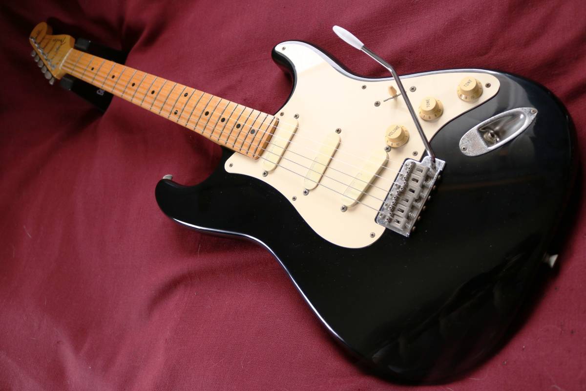 【Fender Japan】ST54-LS 特別仕様(BLK)'54 Stratocaster Black(Lace-Sensor Gold PU/Mid Boost搭載/ソフトVネック 22F仕様)日本製拍卖