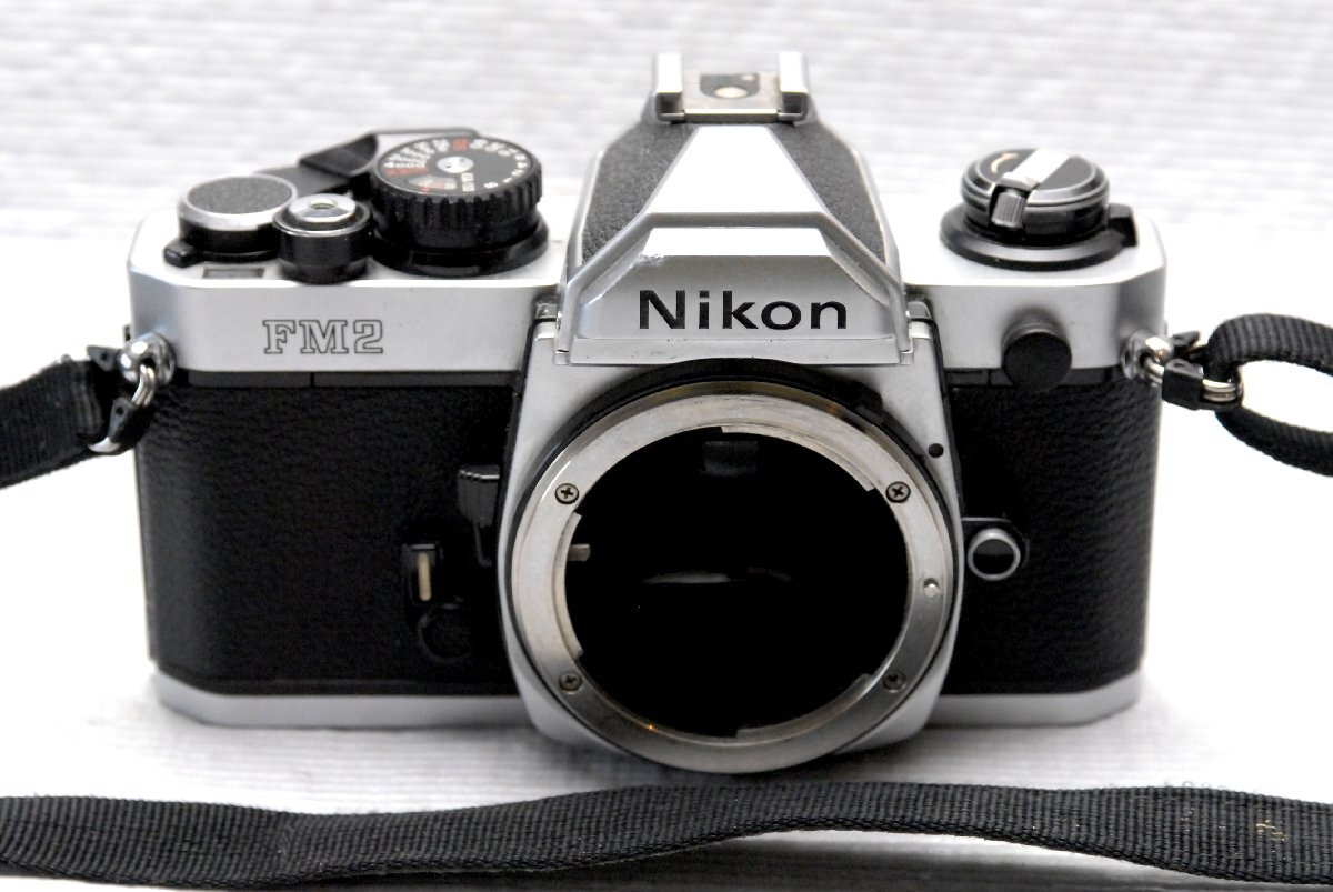 Nikon ニコン人気の高級一眼レフカメラ FM2(銀)ボディ 超希少・作動品 (腐食無し)拍卖