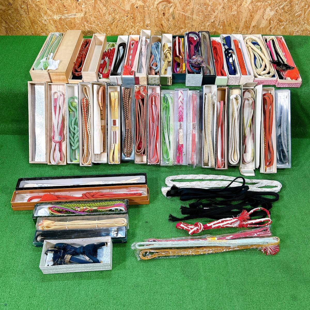 帯締め まとめ 大量 組紐 丸組 平組 和装小物 角組 礼装用 帯締 保管品 状態色々 外箱付き含む 現状品 拍卖