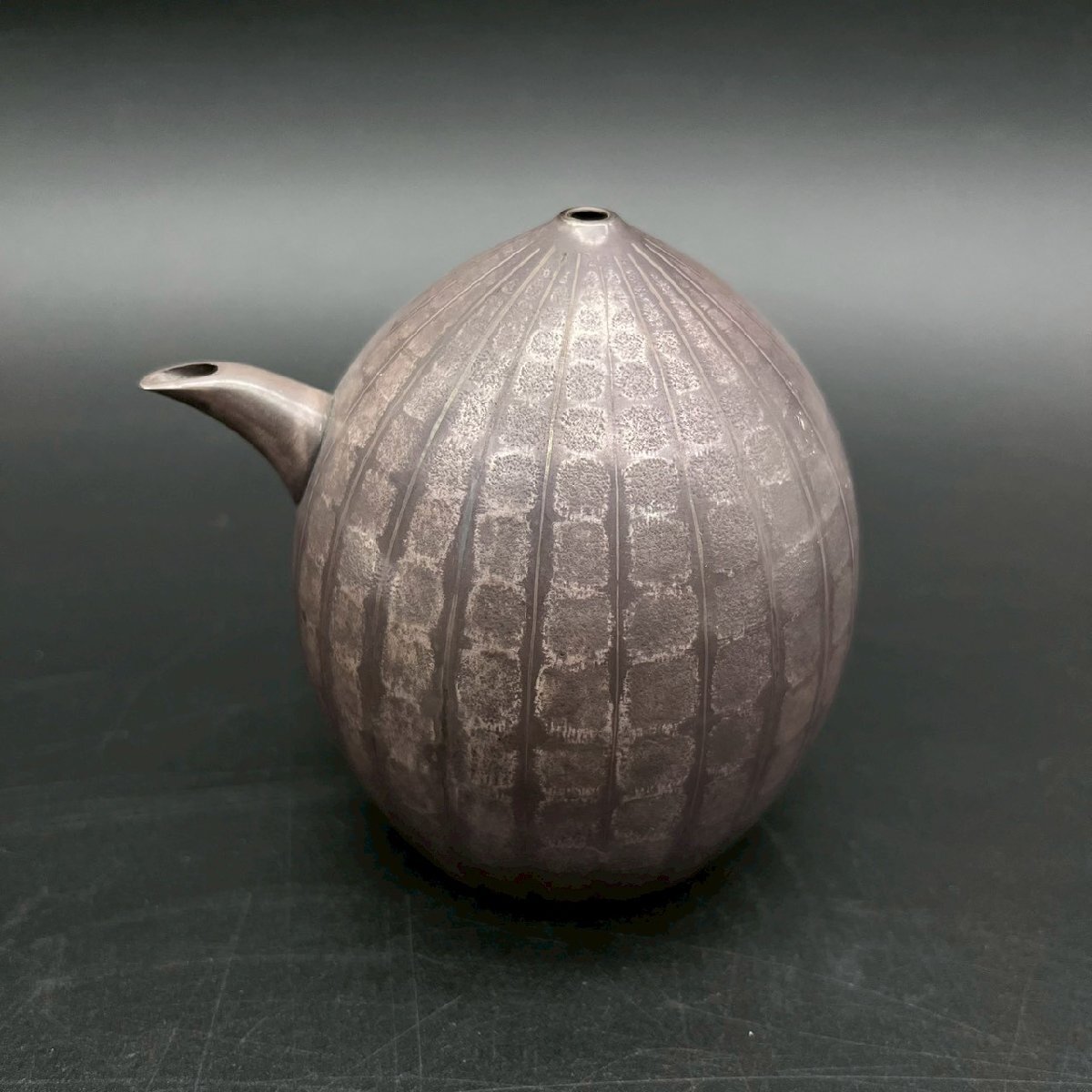 CV0502-24-3 純銀 光隆作 金工 花器 水差し 銀製 伝統 工芸 美術 骨董品 置物 インテリア H8.5㎝ 口径0.5㎝ 重量183g 60サイズ拍卖