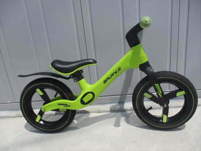 F246 ★7000円★整備済み 中古子供自転車 【キックバイク バランス グリーン 12インチ 】 入札お待ちしております(*^▽^*)拍卖
