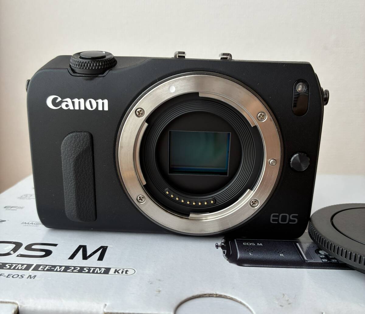 Canon EOS M レンズなし キャノン ミラーレス ブラック拍卖