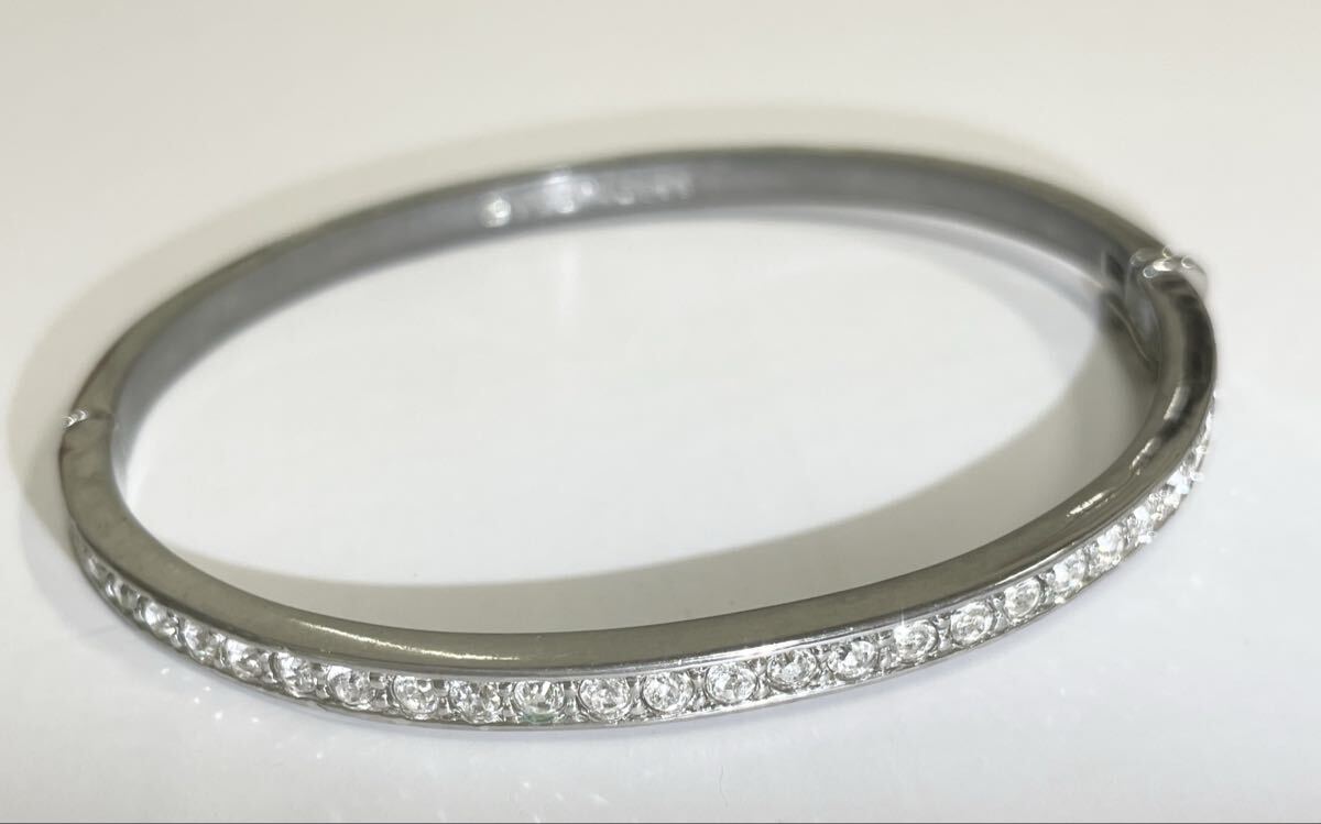 ジバンシー レディース アクセサリー ブレスレット バングル アンクレット Givenchy Pave Crystal Bangle Bracelet Silver/Crystalシルバー拍卖