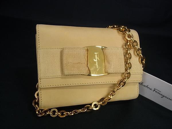 1円 ■美品■ Salvatore Ferragamo フェラガモ AQ213202 ヴァラリボン スエード クロスボディバッグ ショルダー イエロー系 FQ8375拍卖