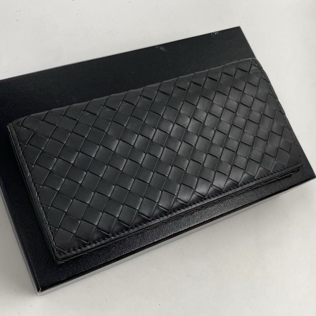 【ほぼ極美品】BOTTEGA VENETA ボッテガヴェネタ 長財布 イントレチャート 二つ折り ロングウォレット メンズ ダークグレー 240拍卖