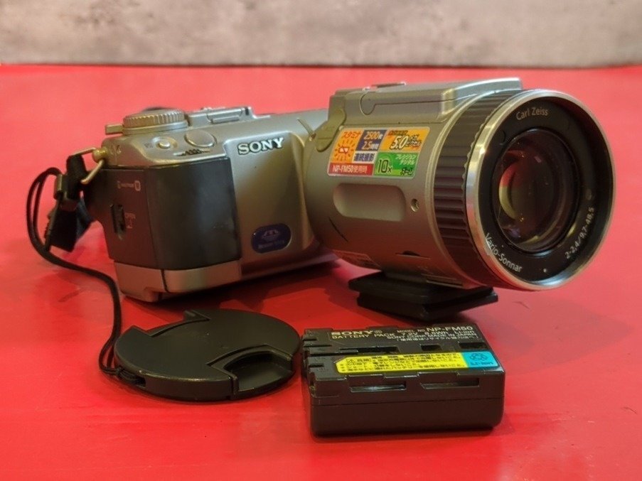1円~ SONY ソニー Cyber-shot DSC-F707 有効500万画素 光学5倍ズームレンズ コンパクトデジタルカメラ バッテリー付 動作未確認拍卖