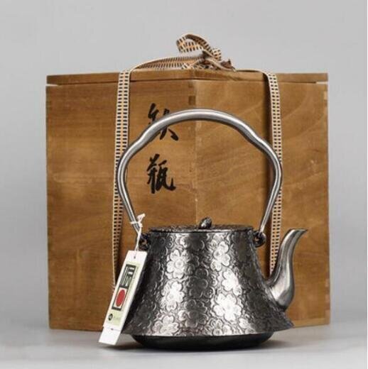 推薦★新品未使用★ 砂鉄 大容量鉄壺 コーティングなし 手作り鉄 やかんを沸かす お茶の道具 1400ML拍卖