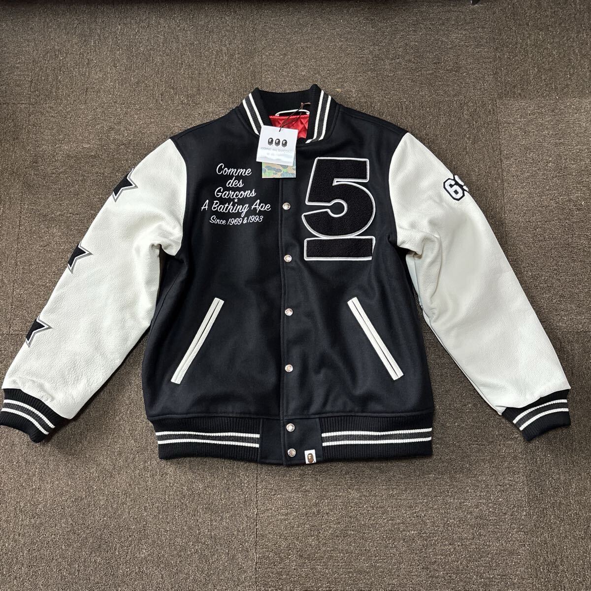 アベイシングエイプ xコムデギャルソン A BATHING APE x comme des garcons・袖革スタジャン VARSITY JACKET・サイズL・開封のみ新品拍卖