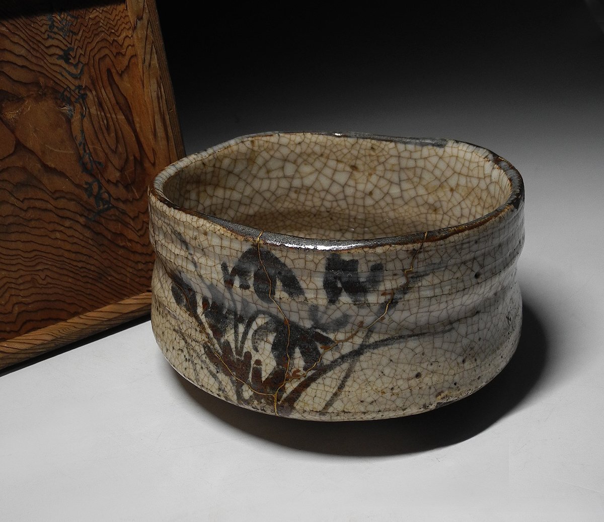 緑屋i■ 時代物 絵志野 古志野 沓形茶碗 茶碗 木箱 古陶磁 i9/0618-4/30-4#60拍卖