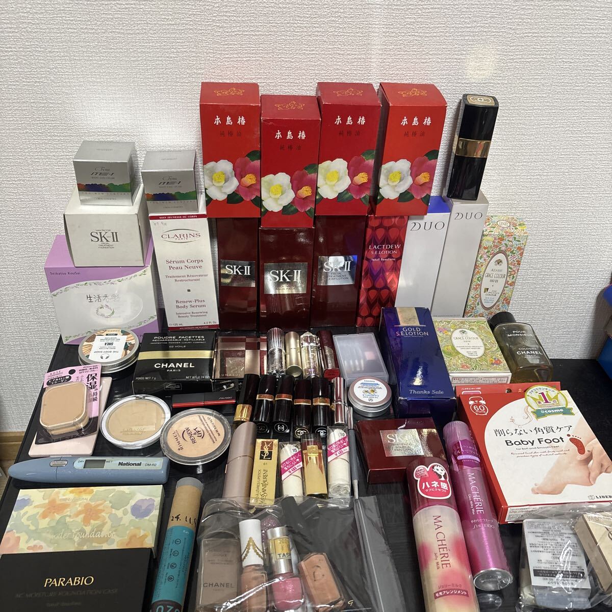 化粧品まとめ SK-II ラクトデュウ クラランス ヤクルト シャネル ルナソル スキン コスメまとめ 基礎化粧品 使用未使用混同品 3拍卖