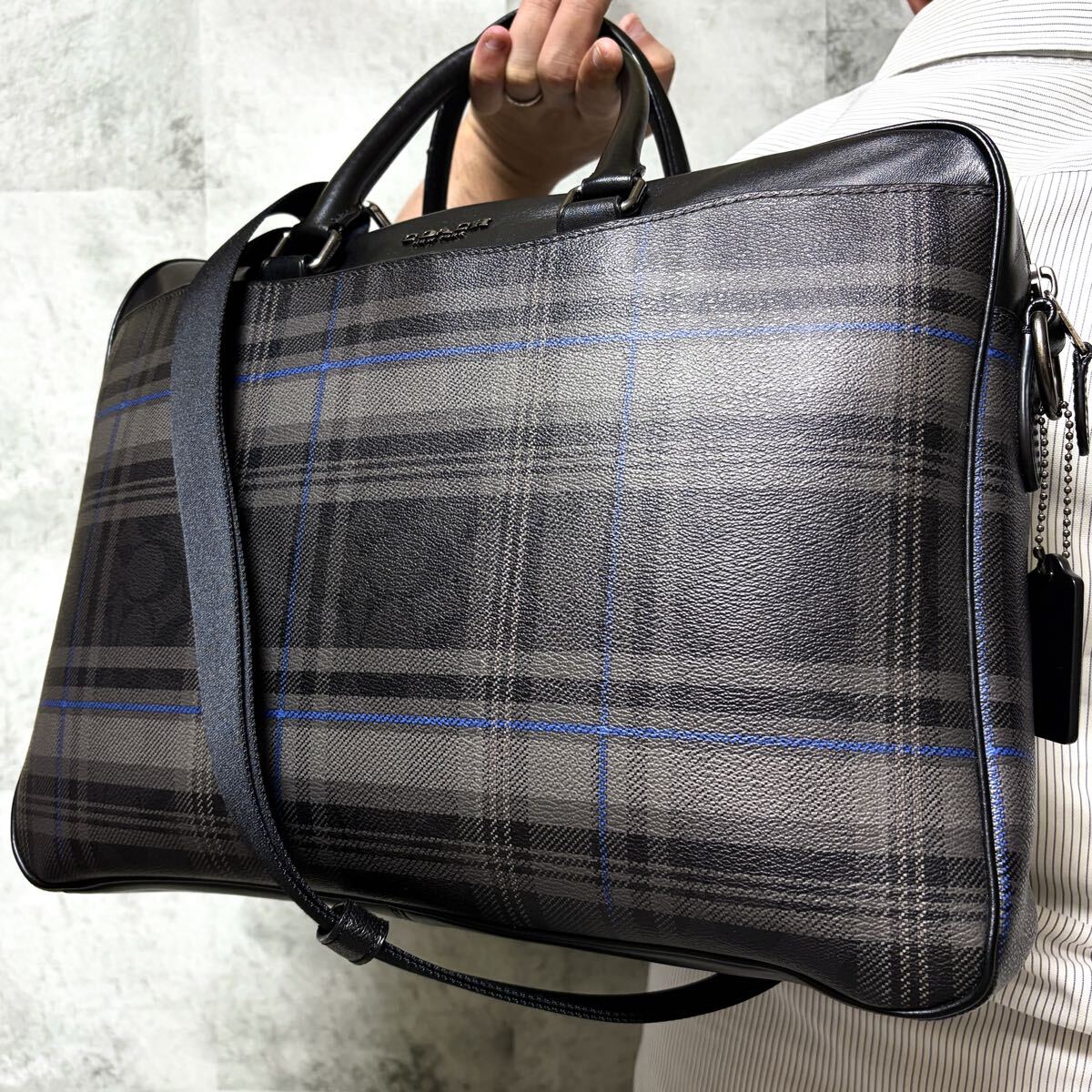 希少/入手困難◎ コーチ COACH メンズ A4収納 ベケット スリム ブリーフケース ビジネスバッグ チェック×シグネチャー ブラック ブルー拍卖