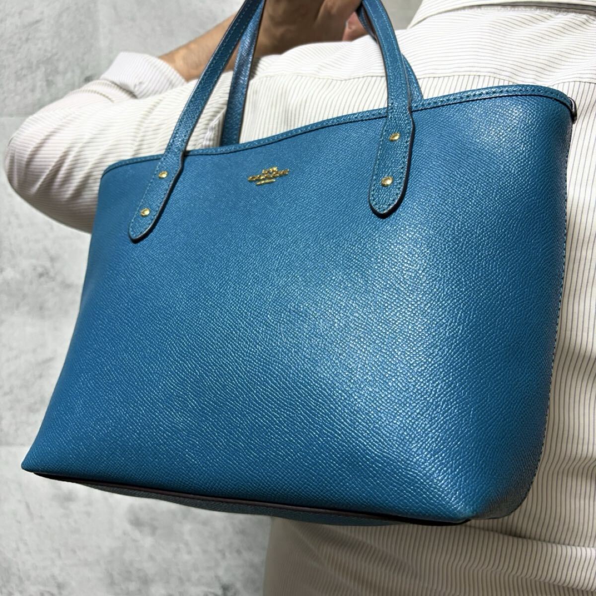 希少カラー/美品◎ コーチ COACH メンズ ビジネス トートバッグ ターコイズブルー 青 ロゴ金具 レザー 本革 入手困難◎拍卖
