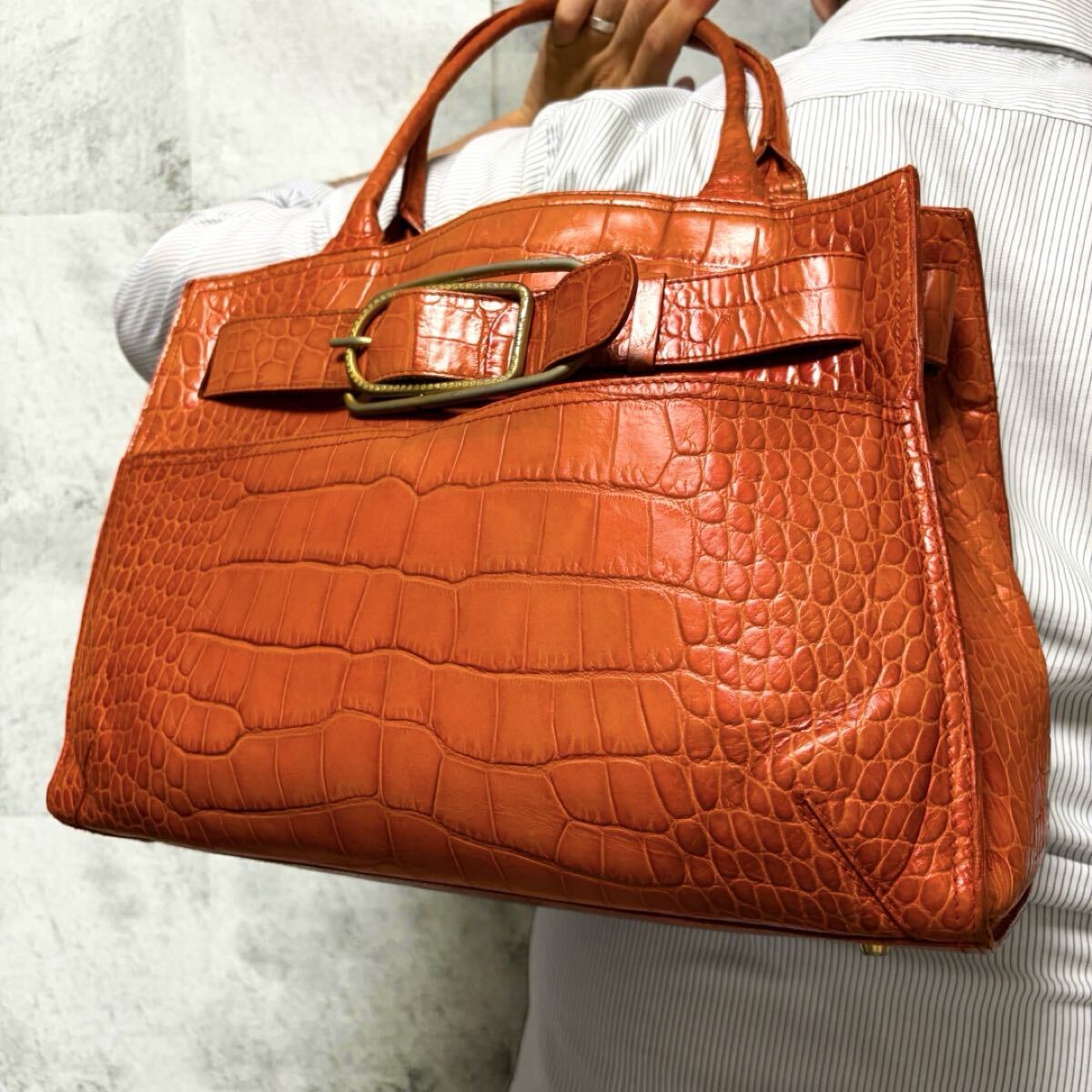 希少色/入手困難◎ フルラ FURLA メンズ ビジネス 肩掛け トートバッグ クロコダイル型押し オレンジ ベルトデザイン バックル レザー 本革拍卖