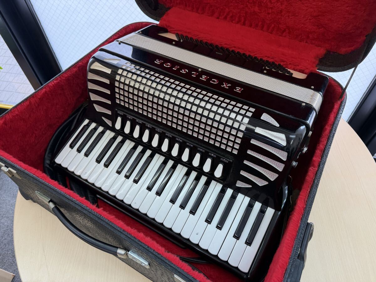 EXCELSIOR 1320E エキセルシャー 1320 アコーディオン 音出し・動作確認OK ハードケース付 鍵盤楽器 イタリア製 黒 ヴィンテージ 美品拍卖