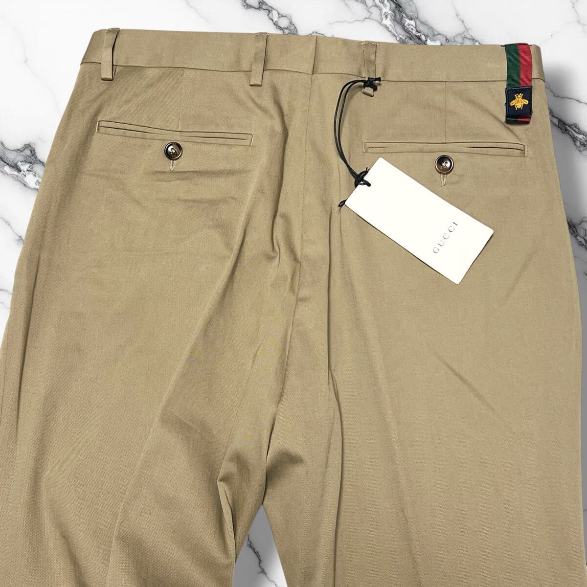 未使用 タグ付き◎シェリーライン!!グッチ【圧巻の美シルエット!!】GUCCI ビー スラックス コットン パンツ チノパン ベージュ◎メンズ拍卖