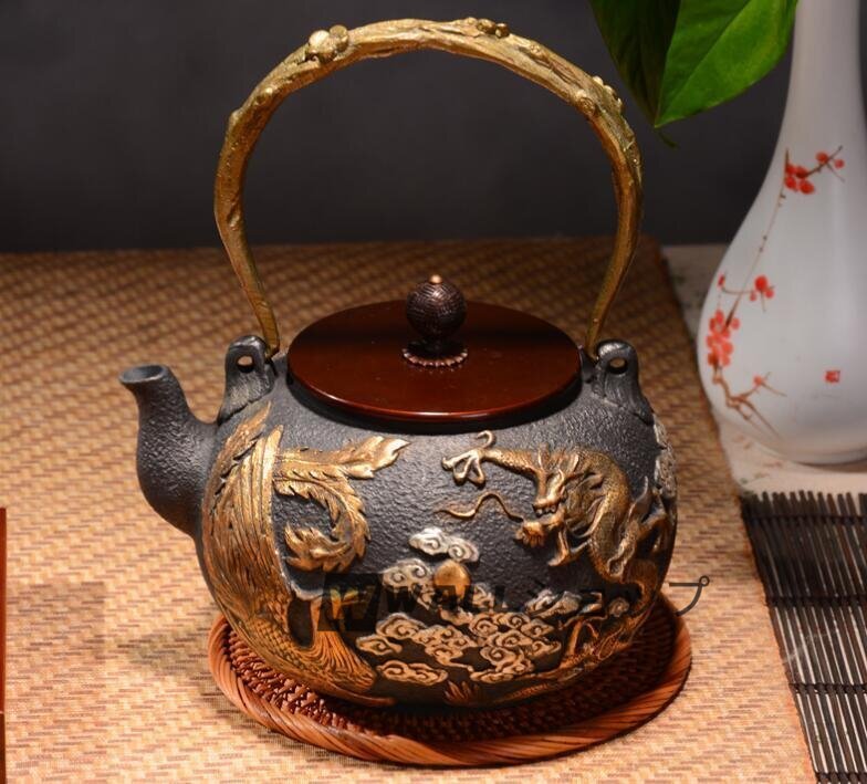 極上の★竜と鳳凰 鋳鉄製鉄瓶 手作り コーティングなし 老鉄瓶 やかんを沸かす 提梁鉄瓶 お茶の道具 1.2L拍卖