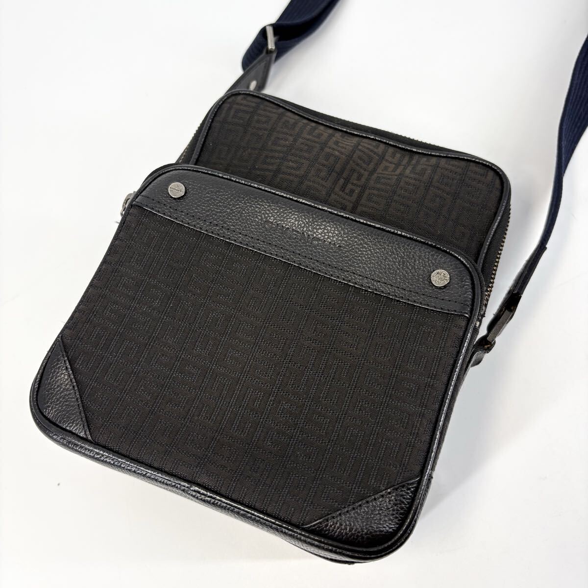 極美品!!! GIVENCHY ジバンシー ショルダーバッグ サコッシュ 4G 総柄 斜め掛け ビジネス メンズ キャンバス レザー 革 ブラック 黒 2室拍卖