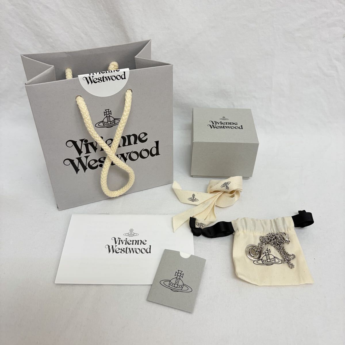 0054【0618 B-4085】Vivienne Westwood ヴィヴィアンウエストウッド ロゴ ネックレス ラインストーン カラーストーン アクセサリー拍卖