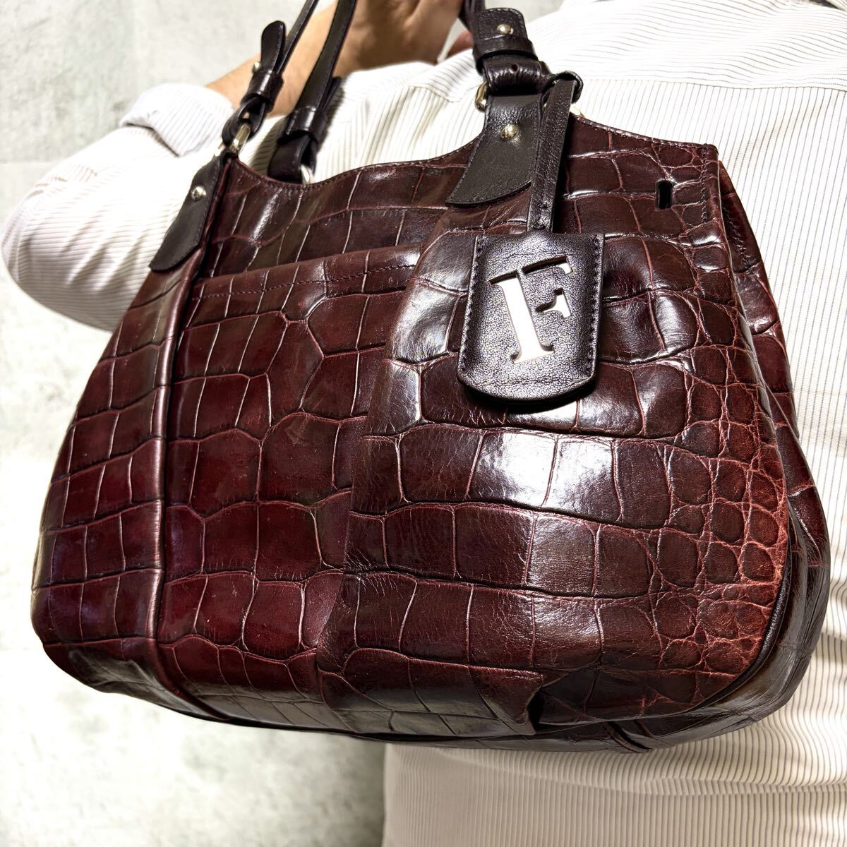 希少カラー/入手困難◎ フルラ FURLA メンズ ビジネス トートバッグ クロコダイル型押し Fロゴ金具 レザー 本革 ボルドー拍卖