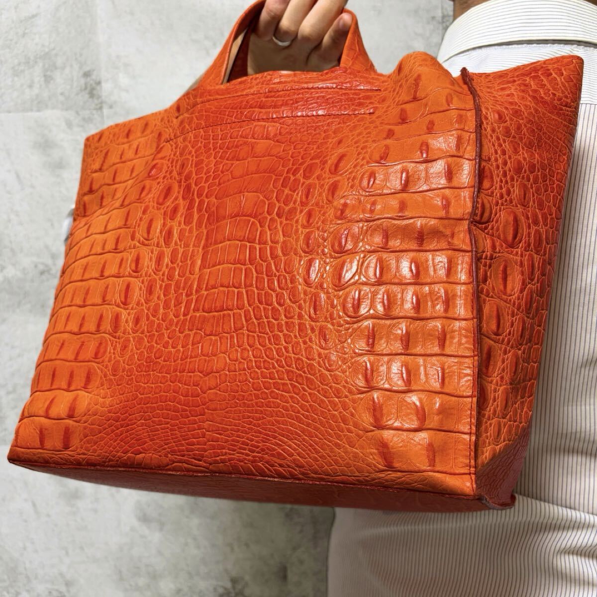 希少カラー/入手困難◎ フルラ FURLA メンズ A4収納 ビジネス トートバッグ クロコダイル型押し レザー 本革 オレンジ拍卖