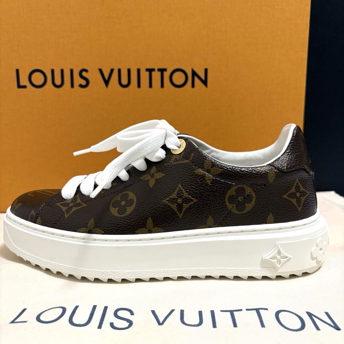 未使用級● LOUIS VUITTON ルイヴィトン タイムアウトライン モノグラム エンボス PVC スニーカー シューズ 靴 ローカット レディース 22cm拍卖