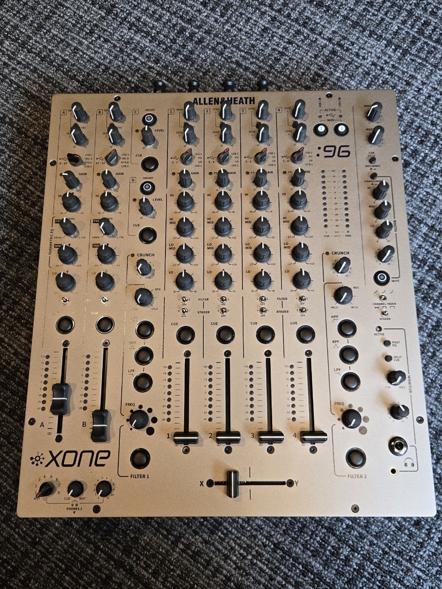 (処分)allen & heath xone 96 DJミキサー 美品(数回程度の使用のみ)拍卖