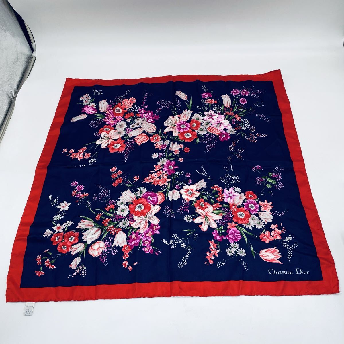 S-15888 Christian Dior クリスチャンディオール ヴィンテージ 大判 シルク スカーフ 花柄 フラワー ネイビー レッドファッション 拍卖