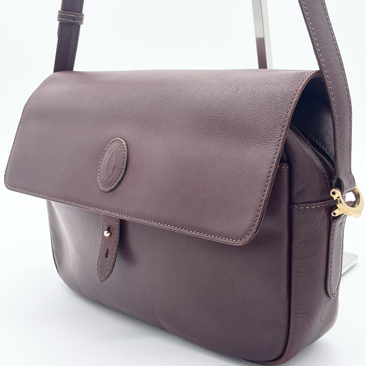 【美品】Cartier カルティエ ショルダーバッグ フラップ レザー ボルドー系 マストライン ゴールド金具 ロゴ金具 vintage拍卖