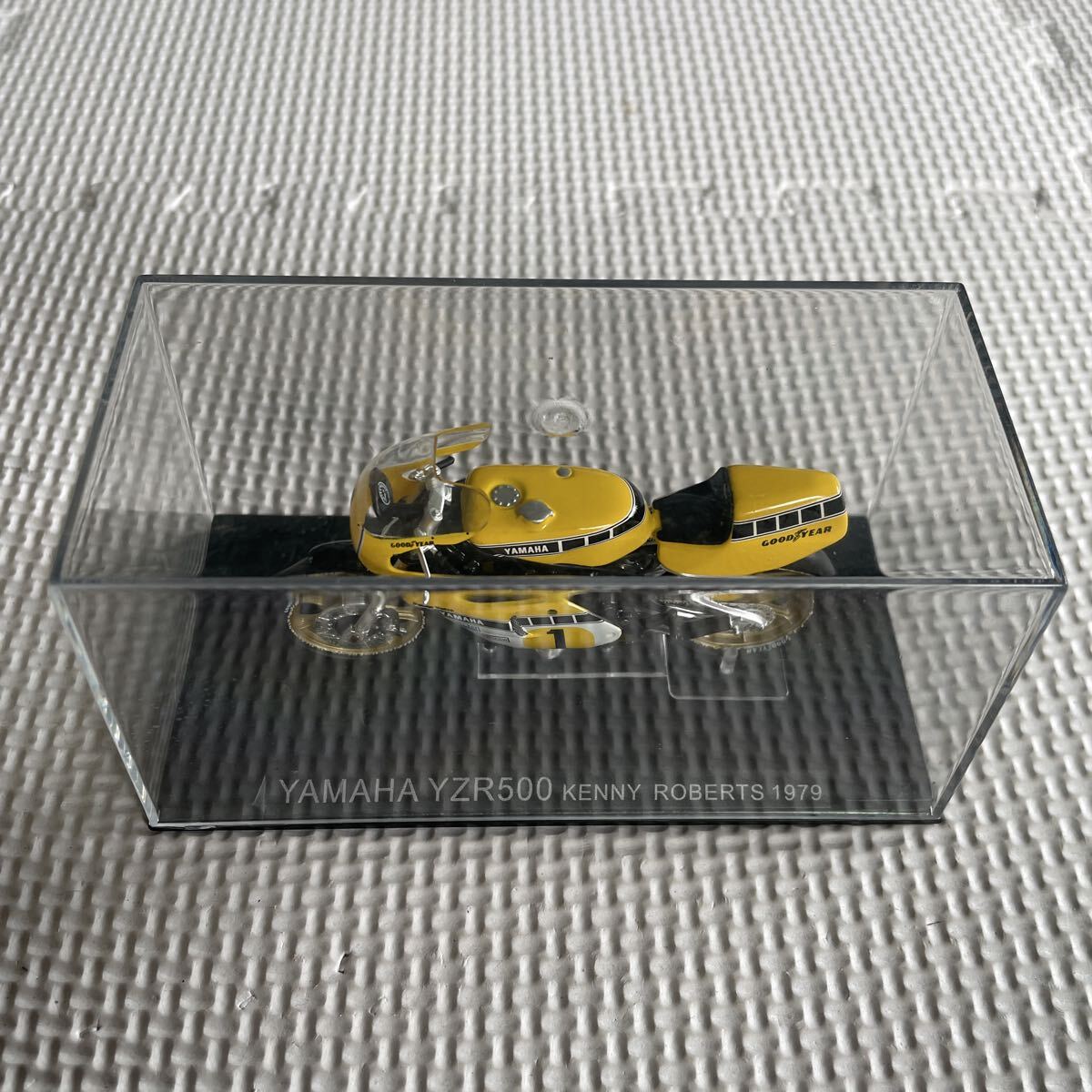チャンピオンバイクコレクション ミニカー ヤマハ1YAMAHA YZR500 KENNY ROBERTS1979 26418拍卖