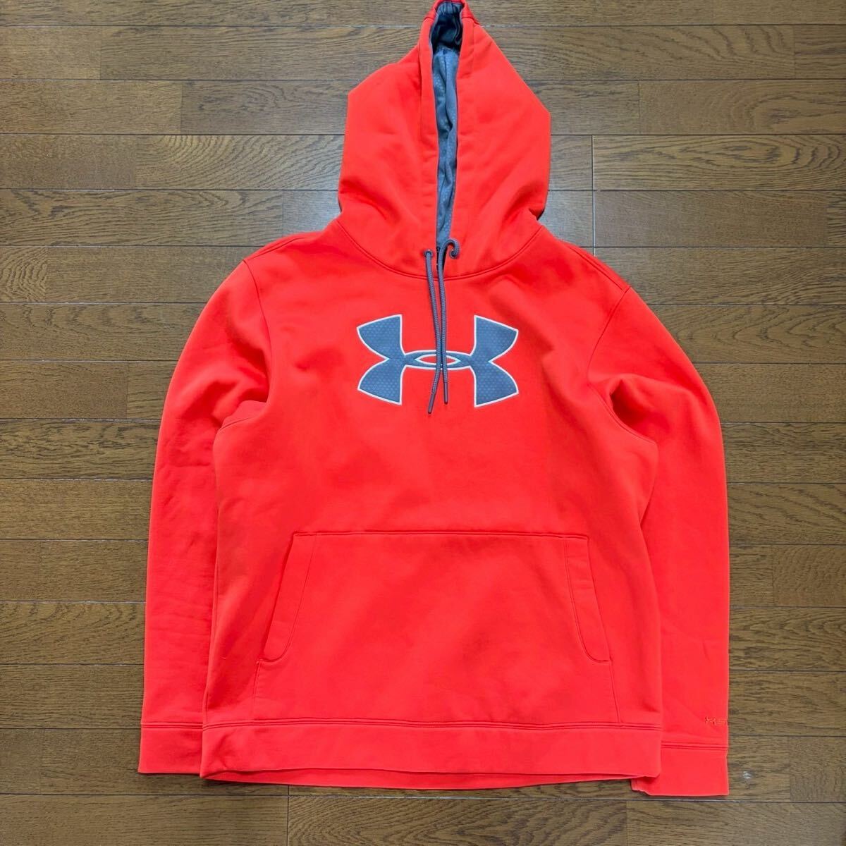 UNDER ARMOUR アンダーアーマー オレンジ プルオーバー パーカー XLサイズ 好発色 スポーツ ロゴ フーディー l-80拍卖