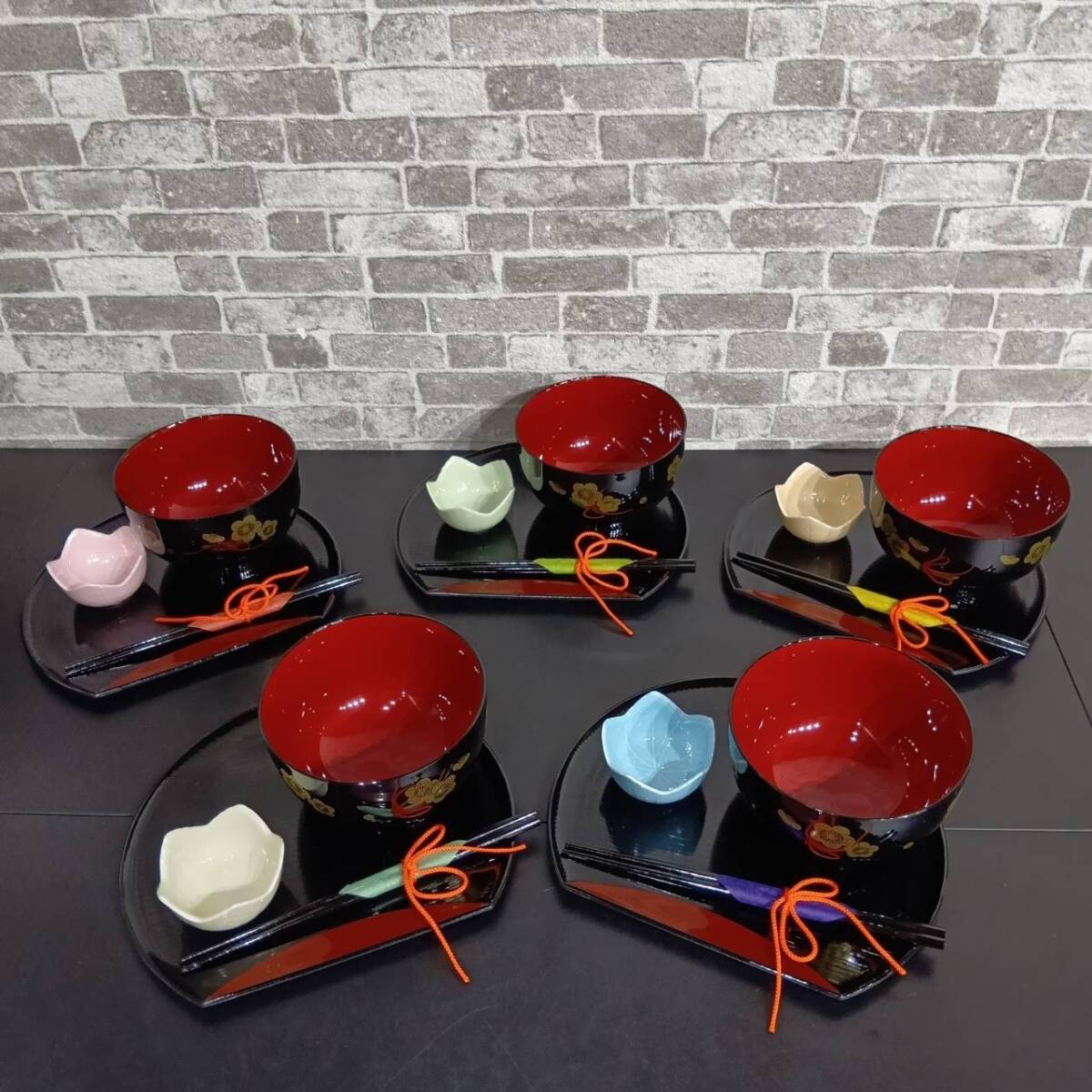 DKN-002/【未使用品】和食器 まとめ売り5客セット お椀 小鉢 お盆 箸 各5個 汁物椀 多様椀 現状品拍卖