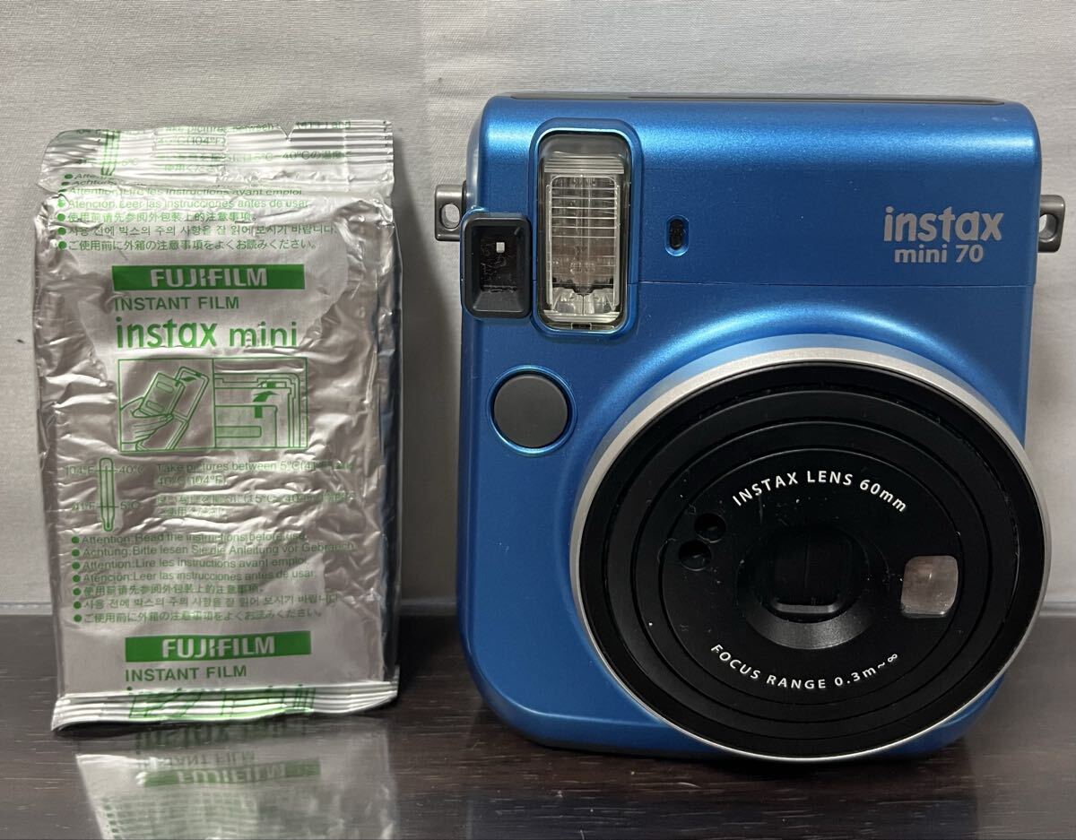 426【現状品】 FUJIFILM instax mini 70 インスタントカメラ フィルム付き ブルー 動作未確認 1円〜拍卖