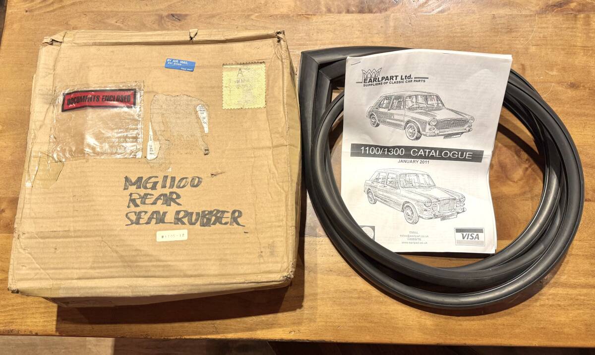 当時物 BMC ADO16 MG1100 リアウインドウ シールゴム ウェザーストリップ 長期保管未使用品 bmcミニMGパンデンプラスBLオースチン モーリス拍卖