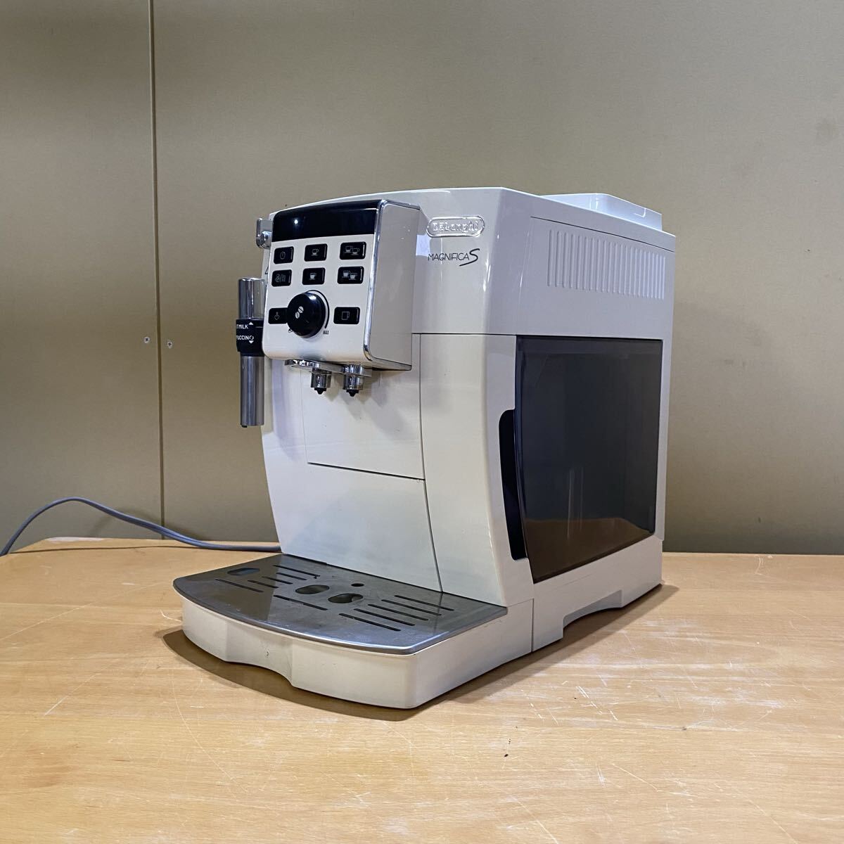 △【売り切り】DeLonghi/デロンギ マグニフィカS コンパクト全自動エスプレッソマシン ECAM23120WN ※現状品拍卖